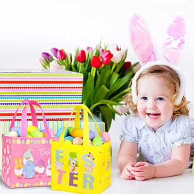 Bolsas personalizadas de no tejido en colores Pantone para promociones y regalos navideños
