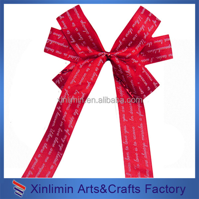 Arco de cinta de satén rojo hecho a mano para embalaje de regalos B2B elevar su juego de presentación