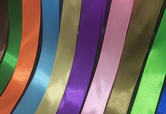 Cinturón de satén de patrón personalizado en estilo de cara única o doble