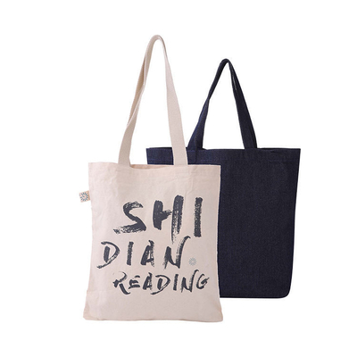 Compras hechas en bolsas de lona personalizadas con materiales ecológicos y logotipos impresos