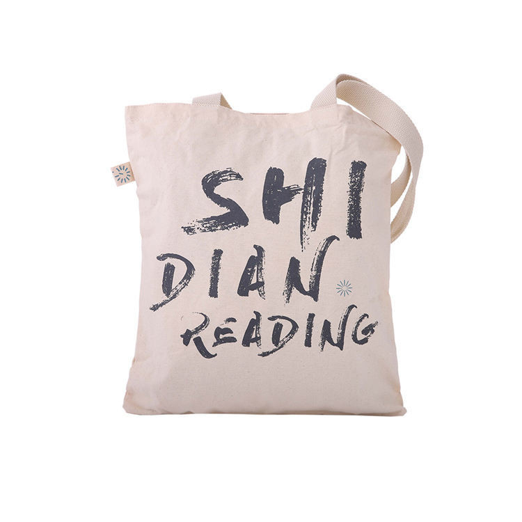 Compras hechas en bolsas de lona personalizadas con materiales ecológicos y logotipos impresos
